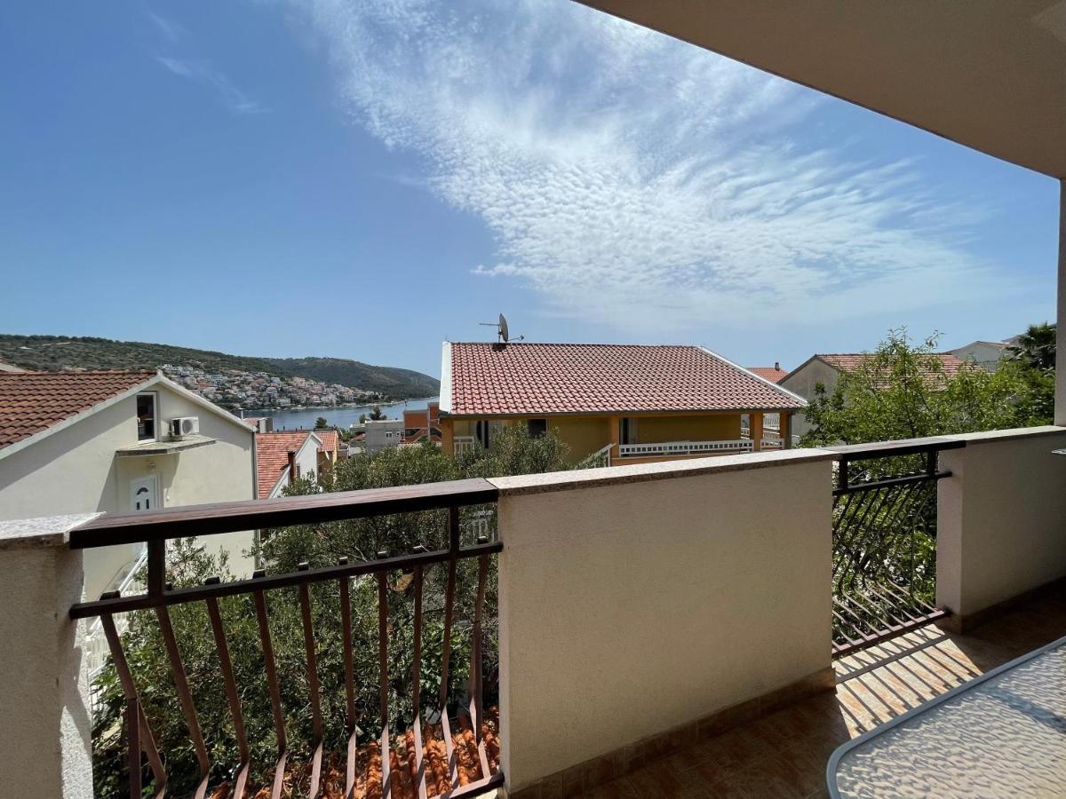 Apartment Jakasa Trogir Exterior photo
