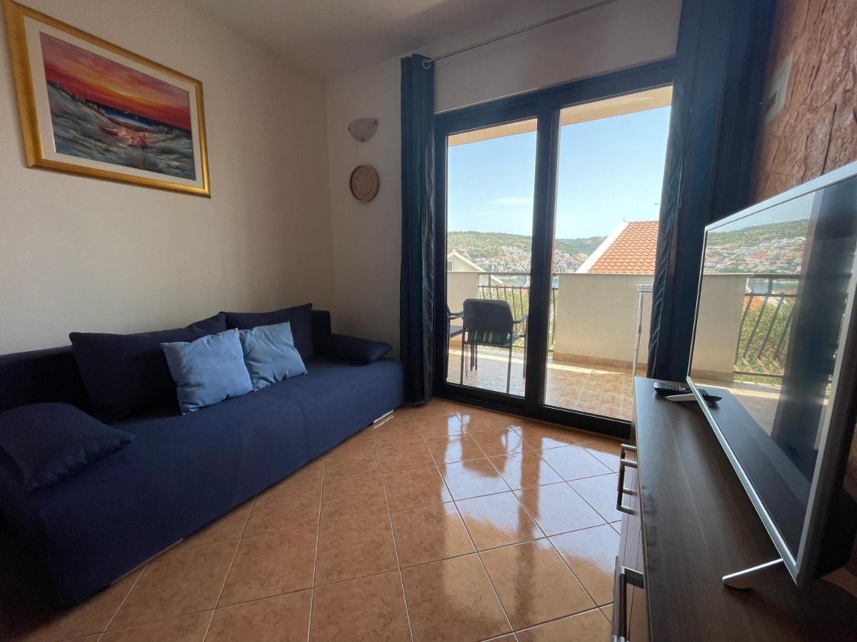 Apartment Jakasa Trogir Exterior photo