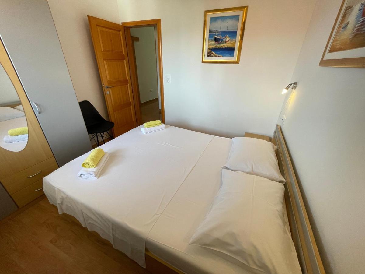 Apartment Jakasa Trogir Exterior photo