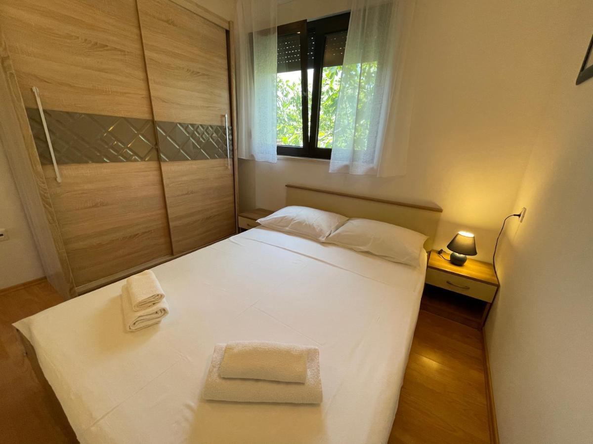 Apartment Jakasa Trogir Exterior photo