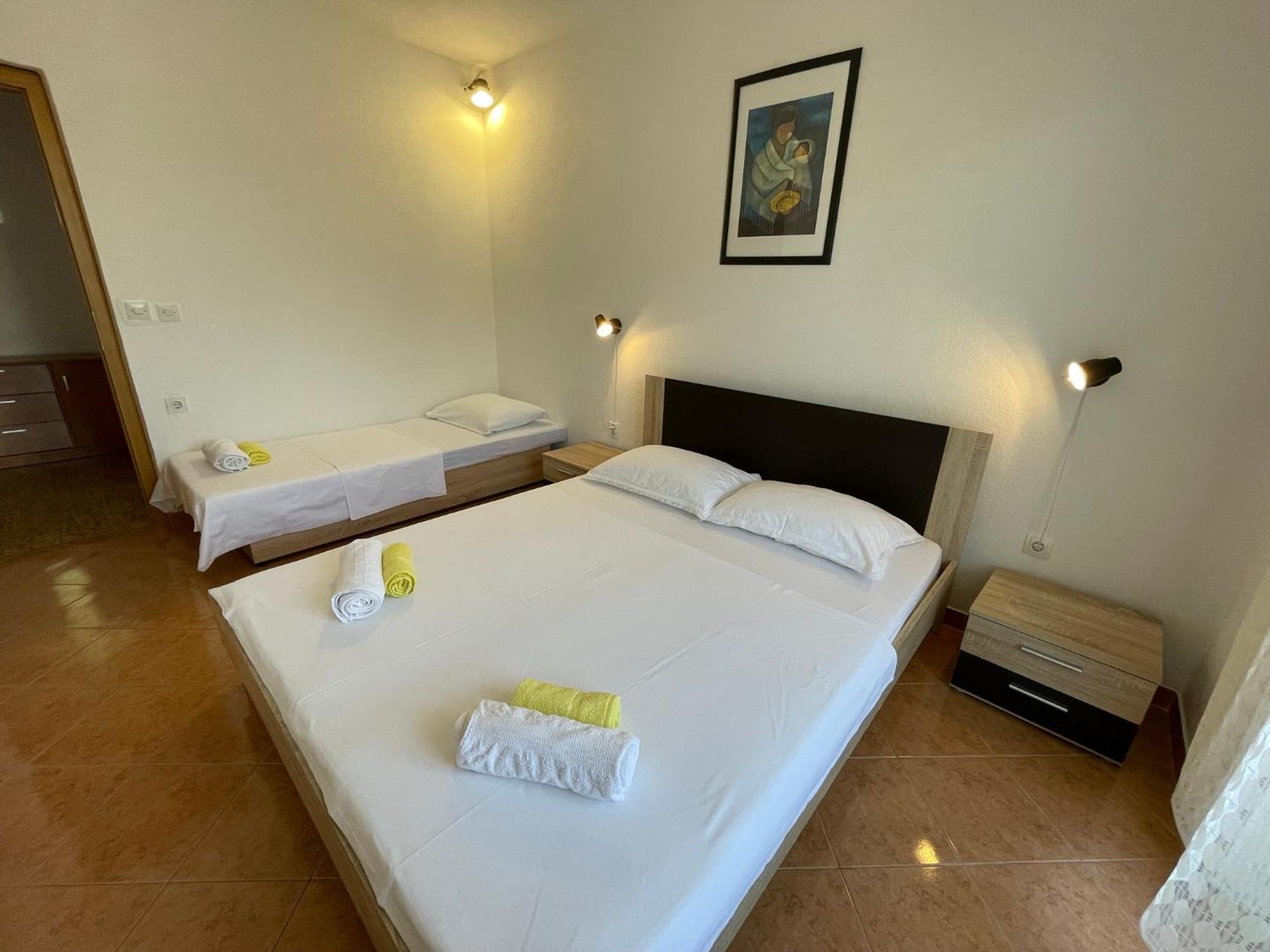 Apartment Jakasa Trogir Exterior photo