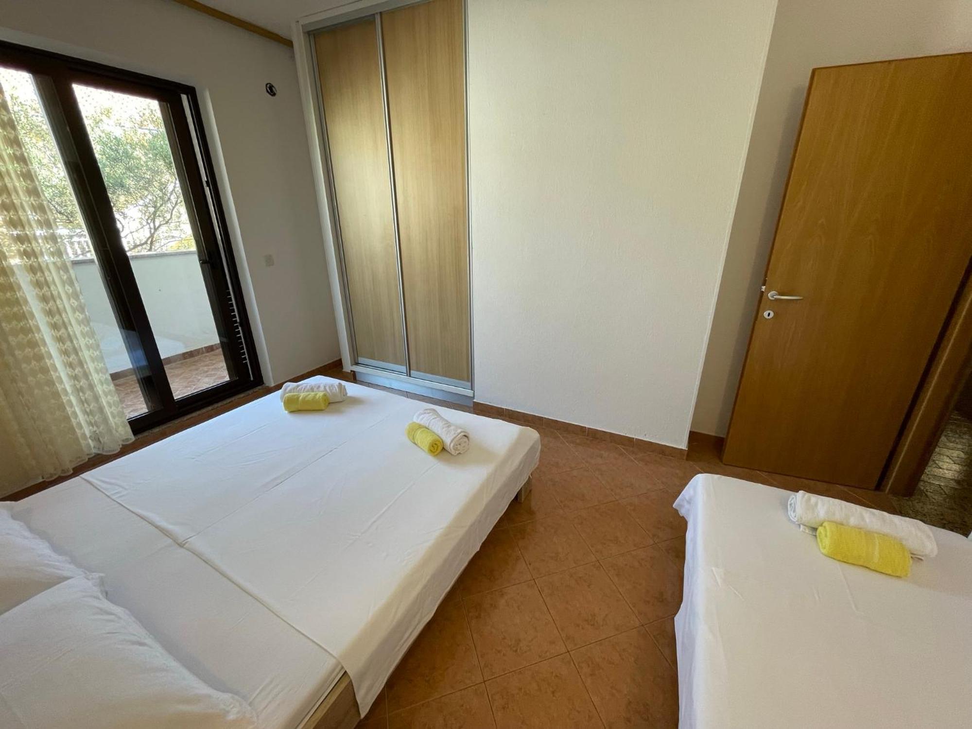 Apartment Jakasa Trogir Exterior photo