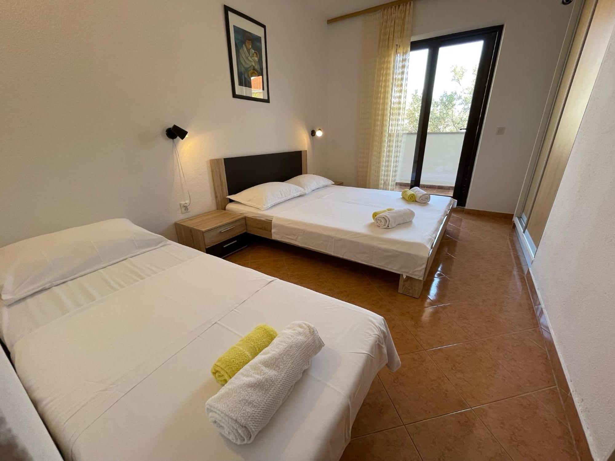 Apartment Jakasa Trogir Exterior photo