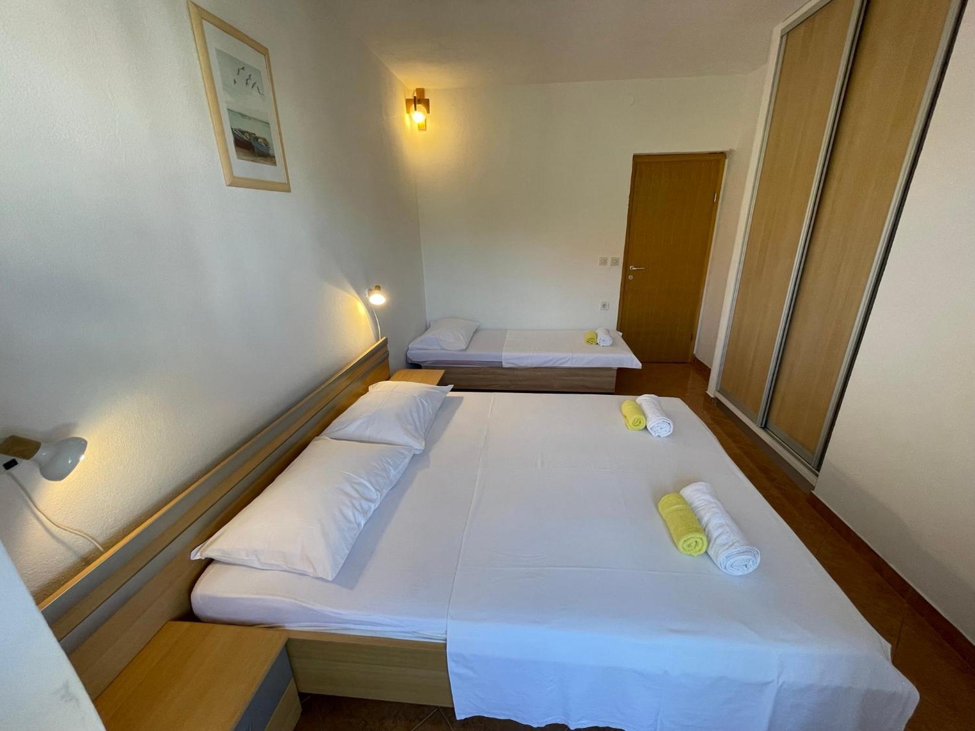 Apartment Jakasa Trogir Exterior photo